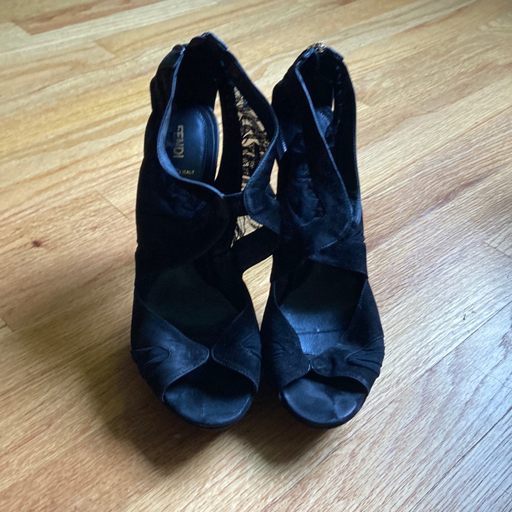 Fendi velvet black high heels. They’ve been lightly used and are a size 10.